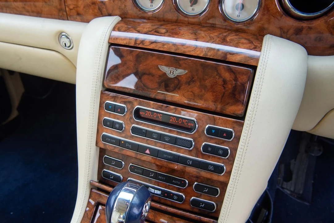 2004 Bentley Arnage R & RL - Image 26 of 30