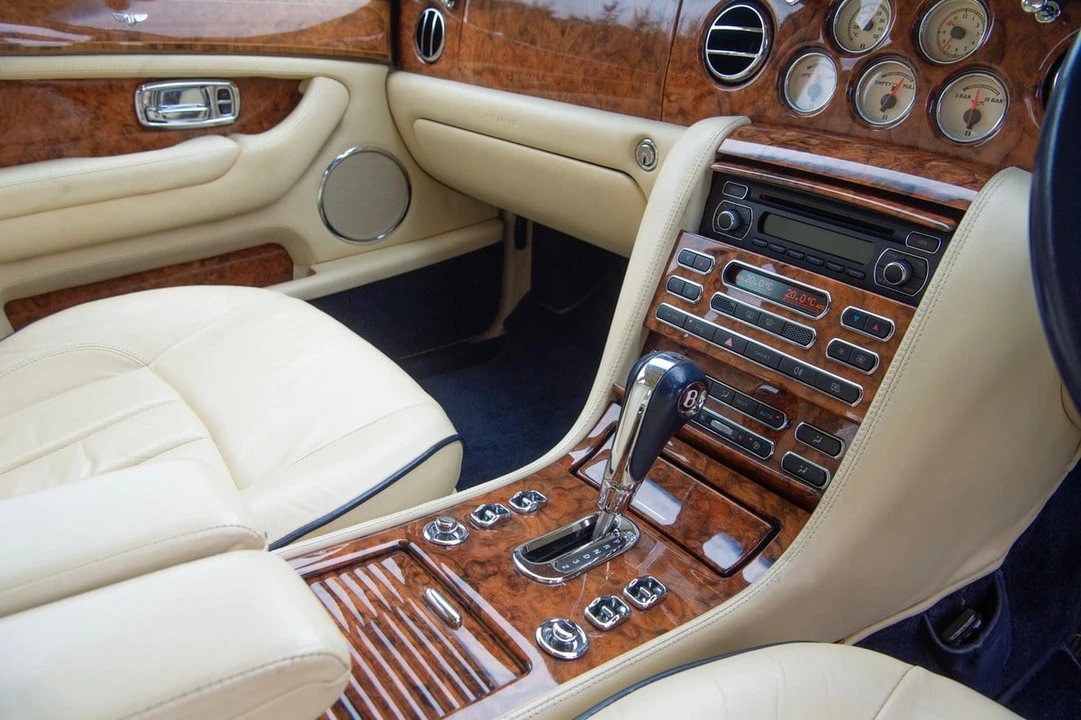 2004 Bentley Arnage R & RL - Image 22 of 30