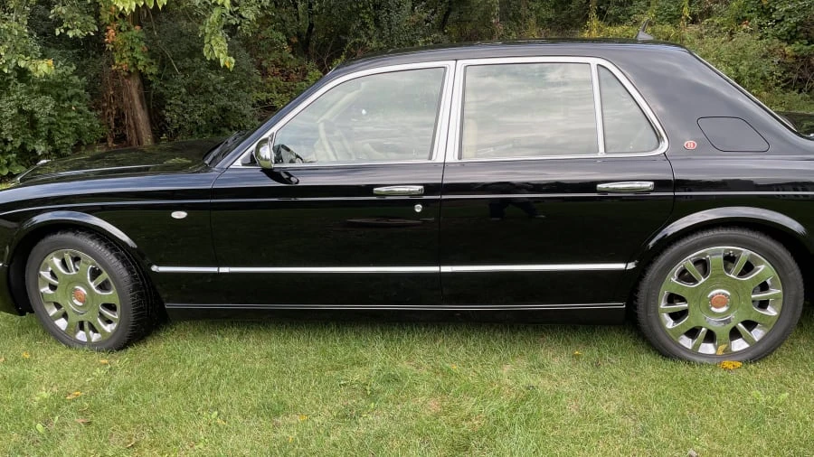 2004 Bentley Arnage R & RL - Image 2 of 15