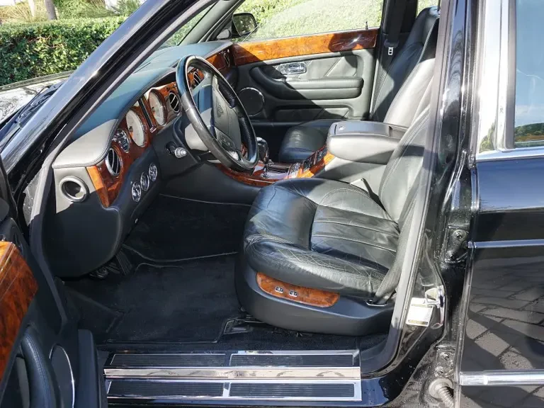 2004 Bentley Arnage R & RL - Image 4 of 10
