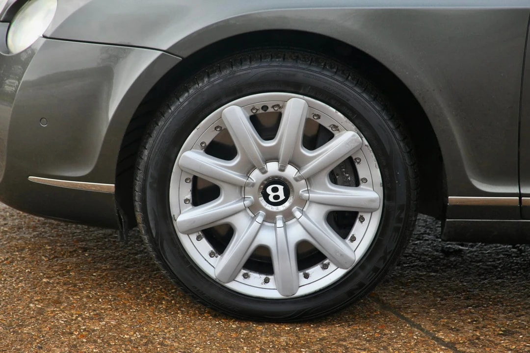 2004 Bentley Continental GT 1st Gen - Image 25 of 30