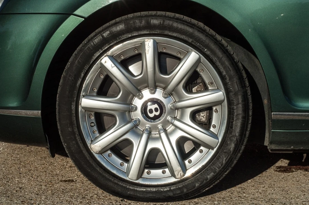 2004 Bentley Continental GT 1st Gen - Image 10 of 30