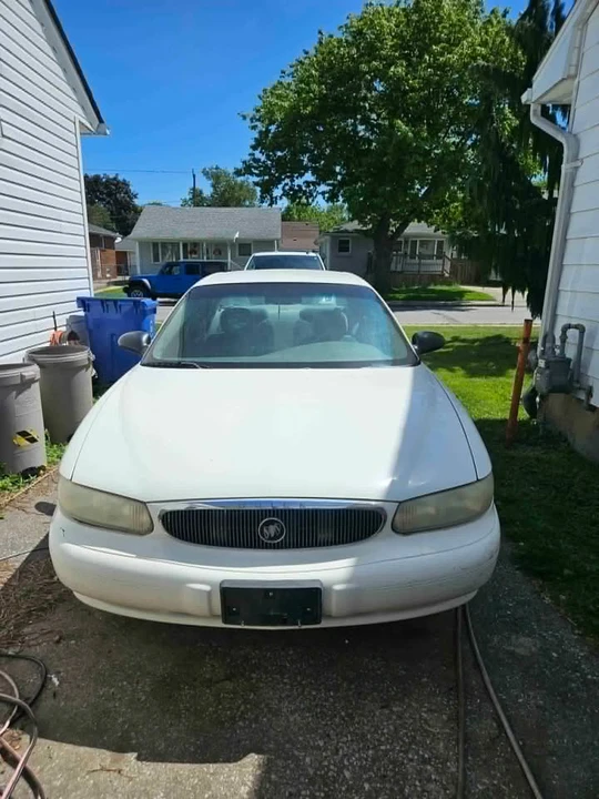 2004 Buick Century - Image 2 of 10