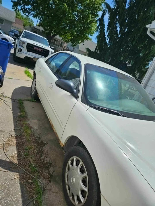 2004 Buick Century - Image 3 of 10