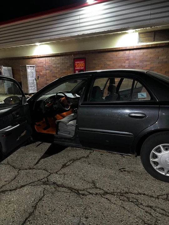 2004 Buick Century - Image 9 of 12