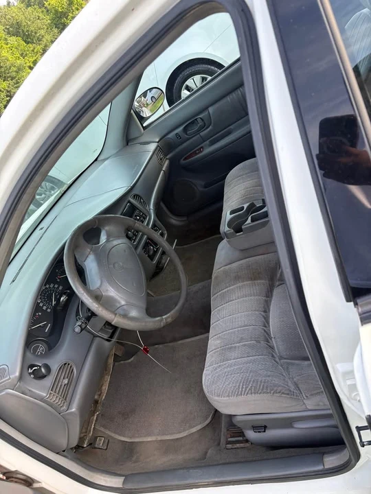 2004 Buick Century - Image 6 of 9