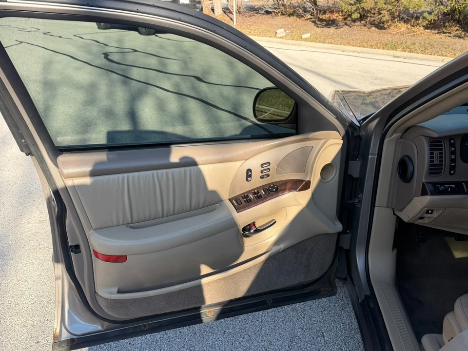 2004 Buick Park Avenue - Image 9 of 12