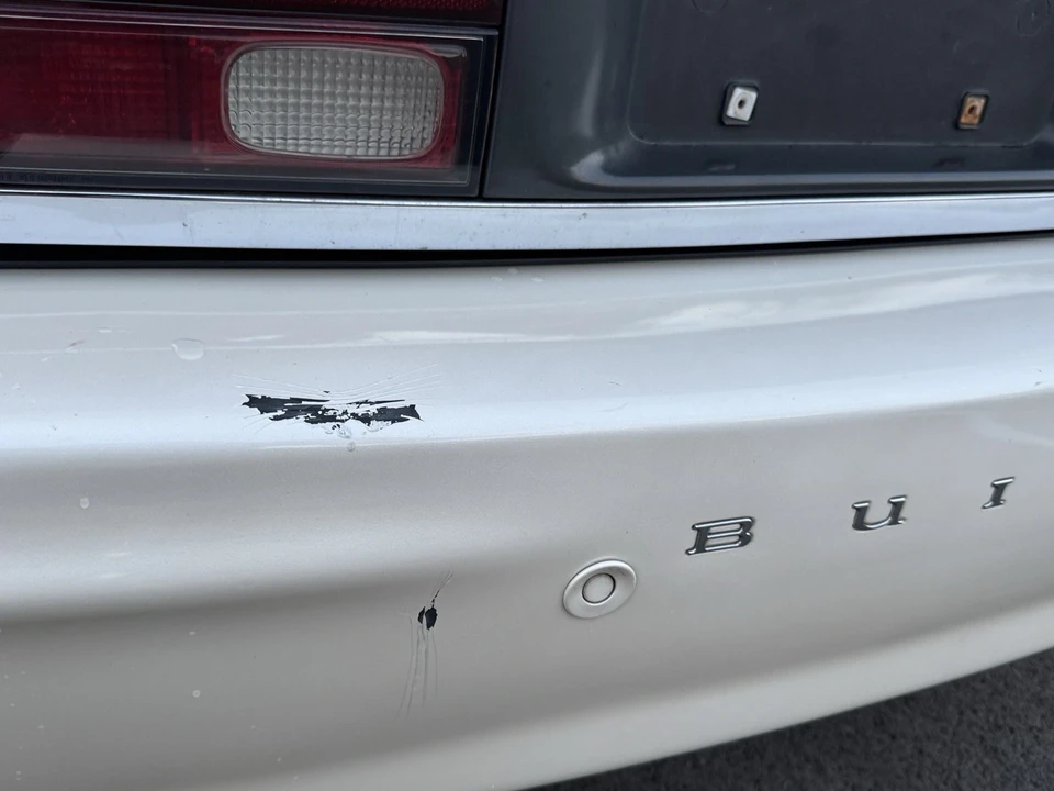 2004 Buick Park Avenue - Image 16 of 21