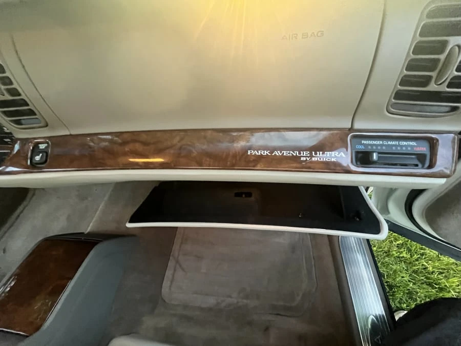 2004 Buick Park Avenue - Image 21 of 31