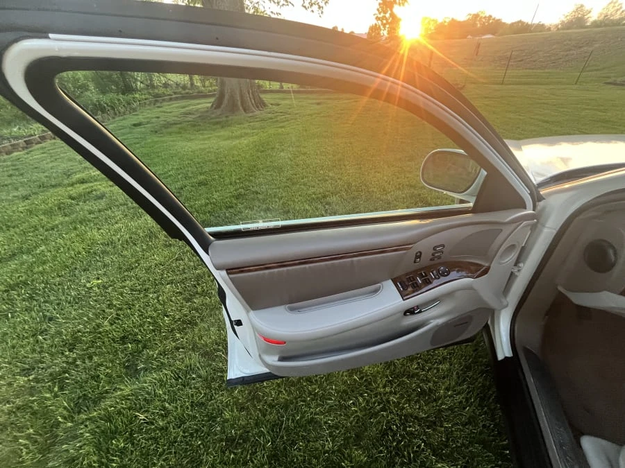2004 Buick Park Avenue - Image 25 of 31