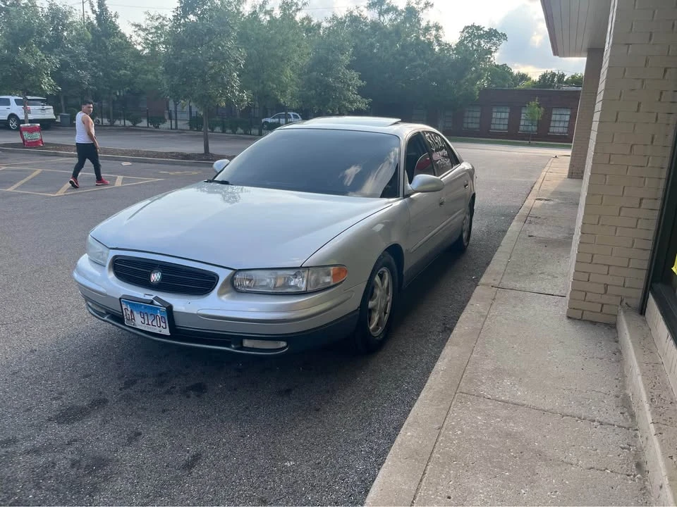 2004 Buick Regal - Image 15 of 19