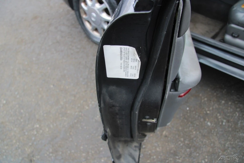 2004 Buick Regal - Image 11 of 21