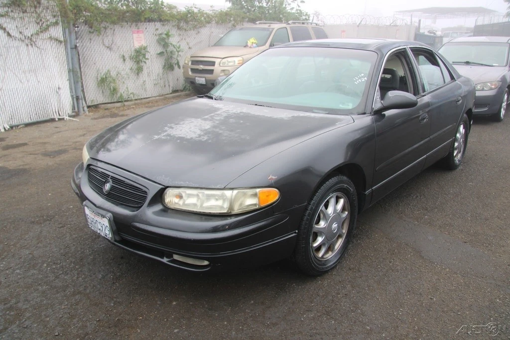 2004 Buick Regal - Image 2 of 21