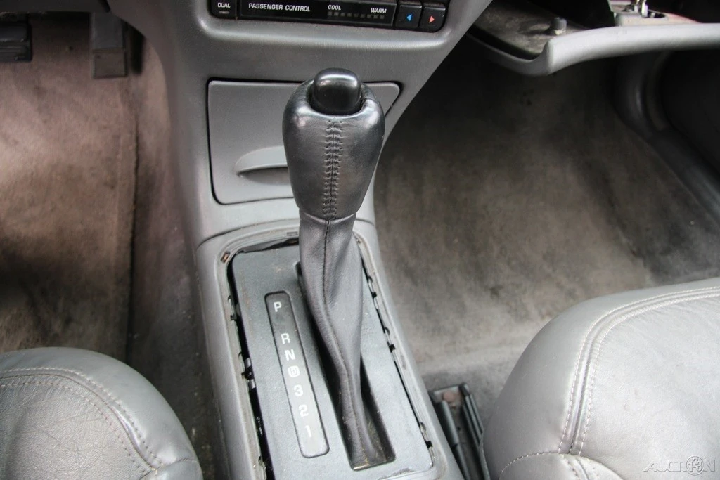 2004 Buick Regal - Image 17 of 21