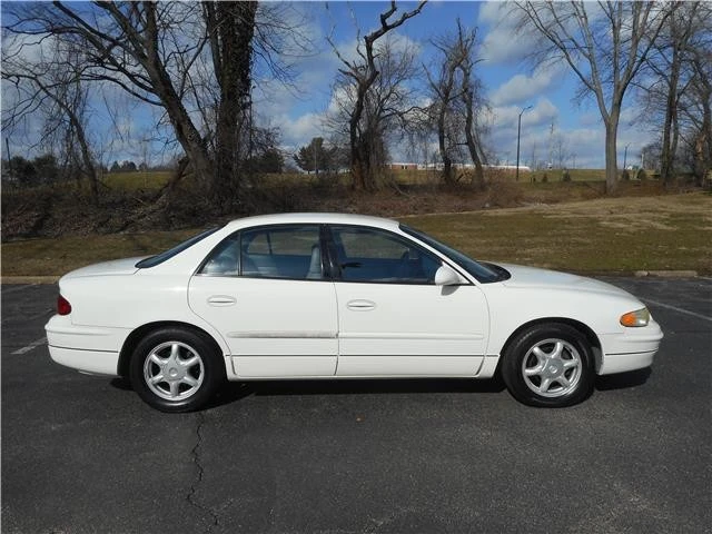 2004 Buick Regal - Image 2 of 12