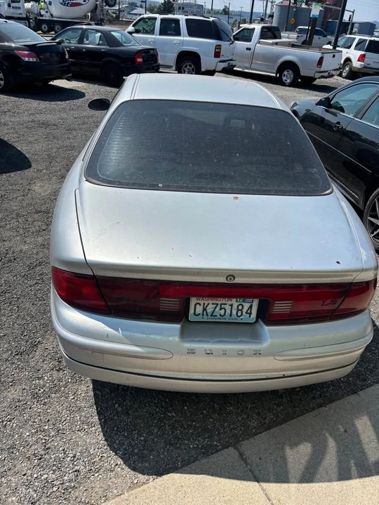 2004 Buick Regal - Image 3 of 10