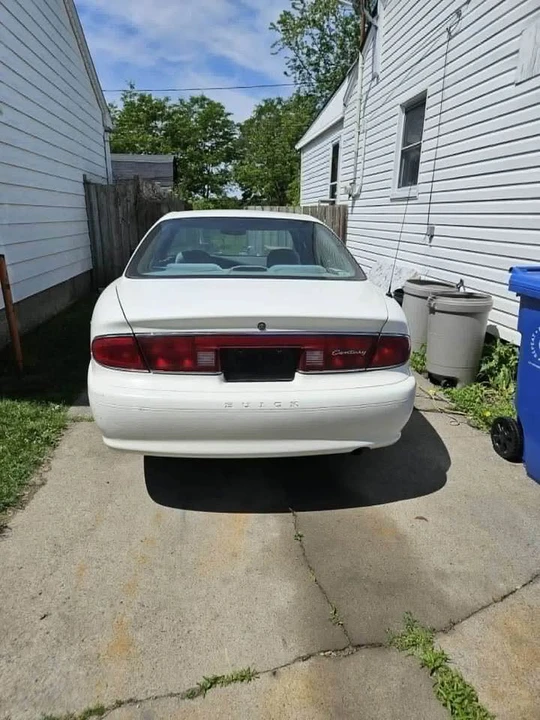 2004 Buick Century - Image 2 of 9