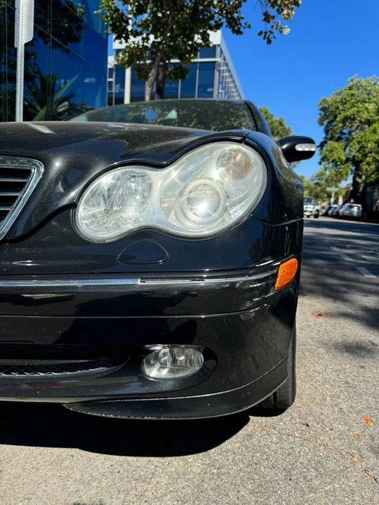 2004 Mercedes-Benz W203 C-Class - Image 2 of 3
