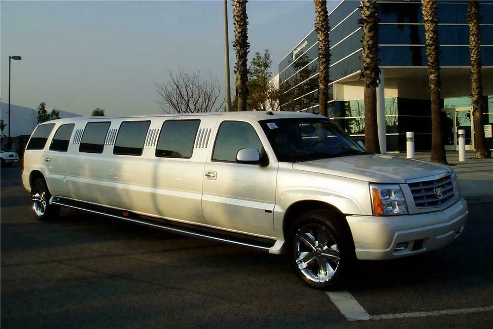 2004 Cadillac Escalade & EXT 2nd Gen - Image 2 of 4