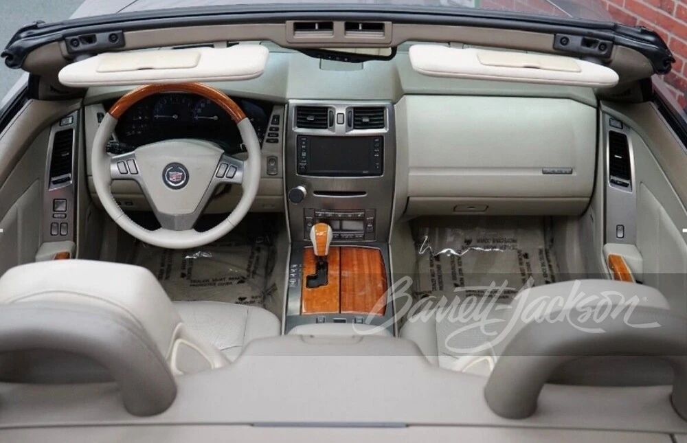 2004 Cadillac XLR - Image 18 of 20