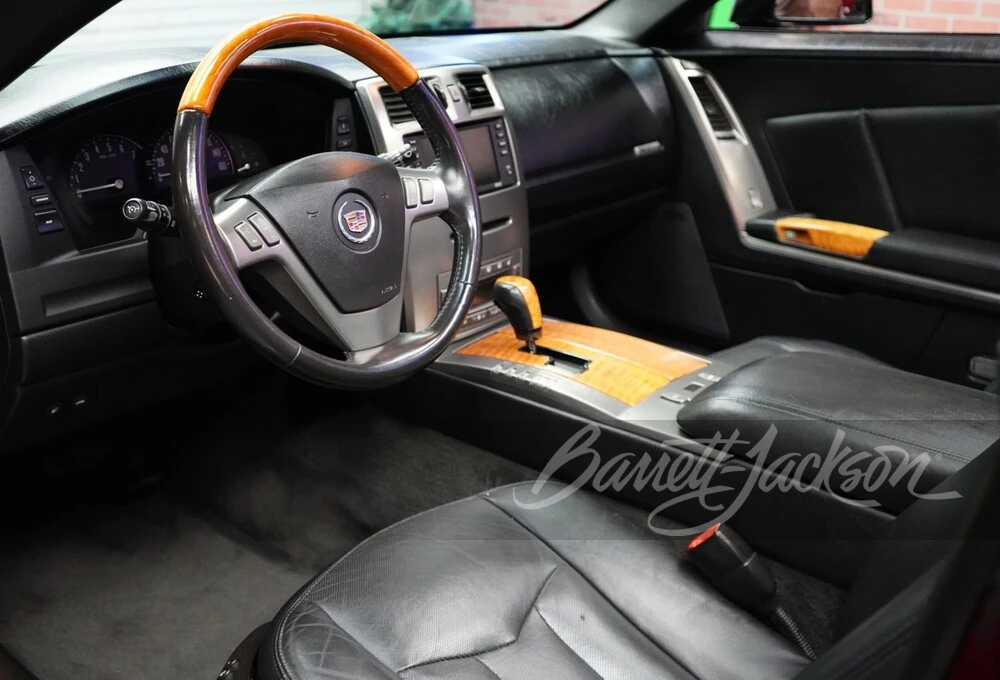 2004 Cadillac XLR - Image 5 of 8