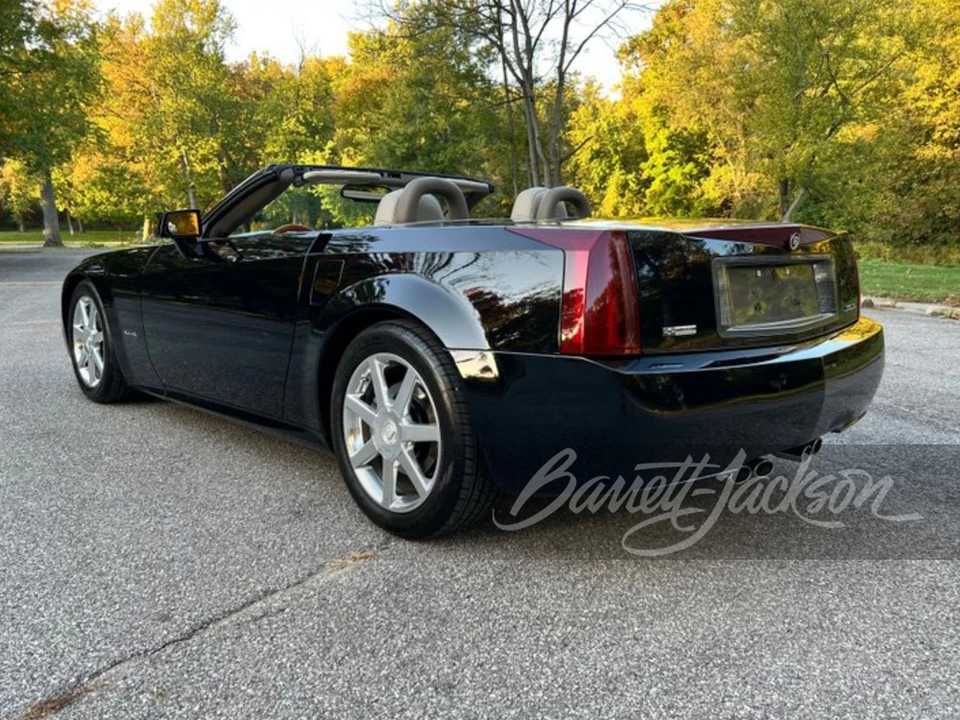 2004 Cadillac XLR - Image 3 of 8