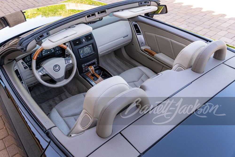 2004 Cadillac XLR - Image 10 of 24