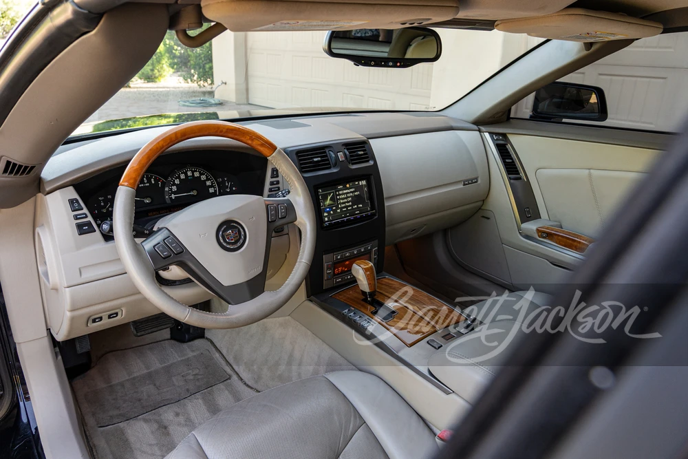 2004 Cadillac XLR - Image 13 of 24