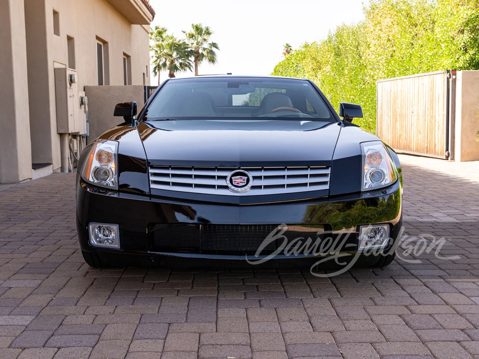 2004 Cadillac XLR - Image 15 of 24