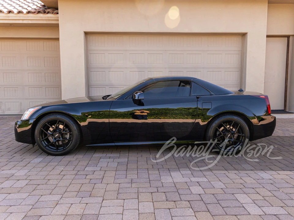 2004 Cadillac XLR - Image 3 of 24