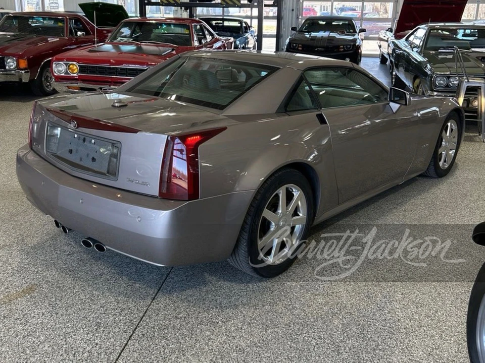2004 Cadillac XLR - Image 2 of 7