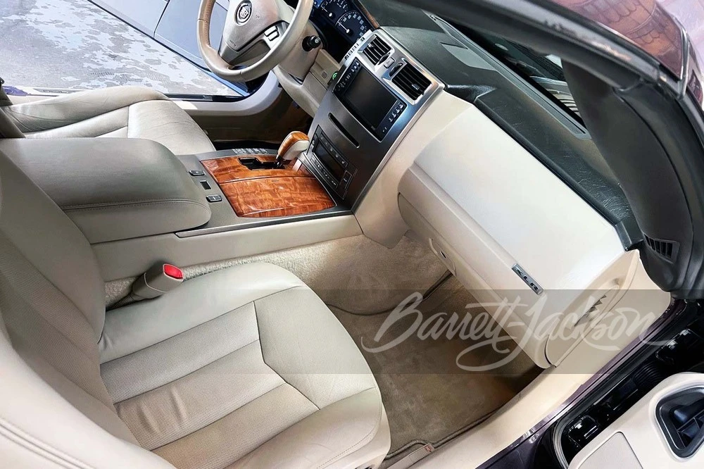2004 Cadillac XLR - Image 8 of 11