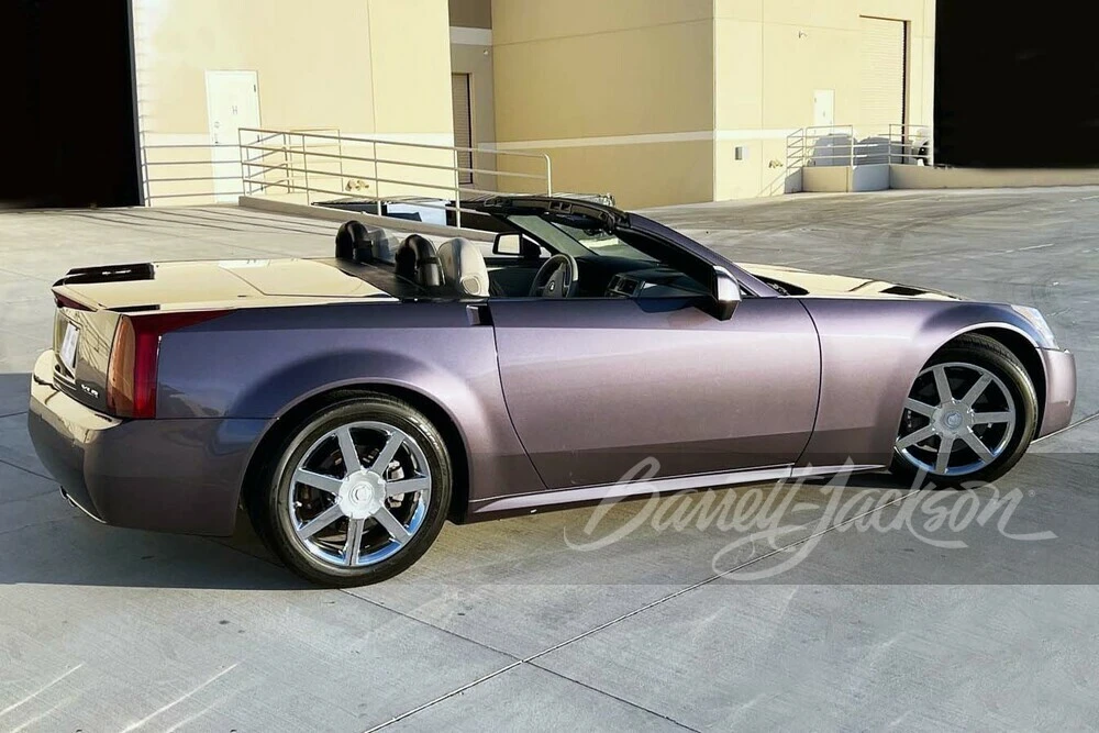 2004 Cadillac XLR - Image 10 of 11