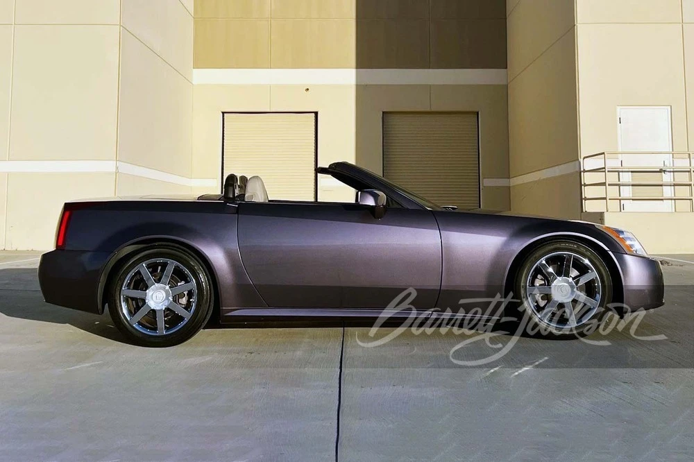 2004 Cadillac XLR - Image 11 of 11