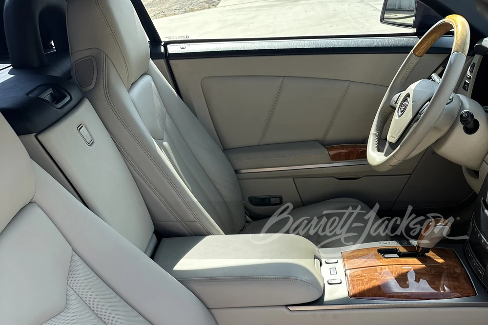 2004 Cadillac XLR - Image 16 of 21