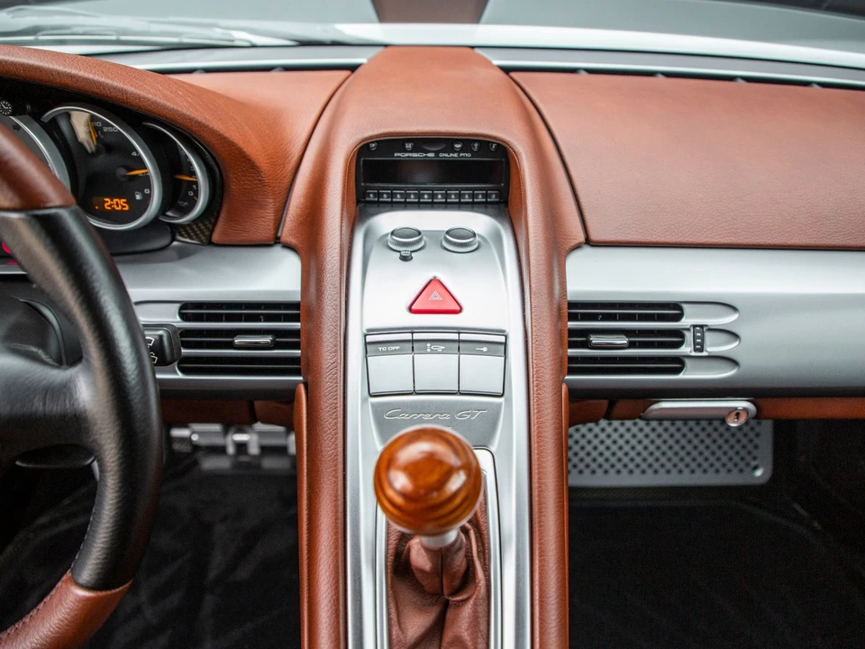 2004 Porsche Carrera GT - Image 26 of 31