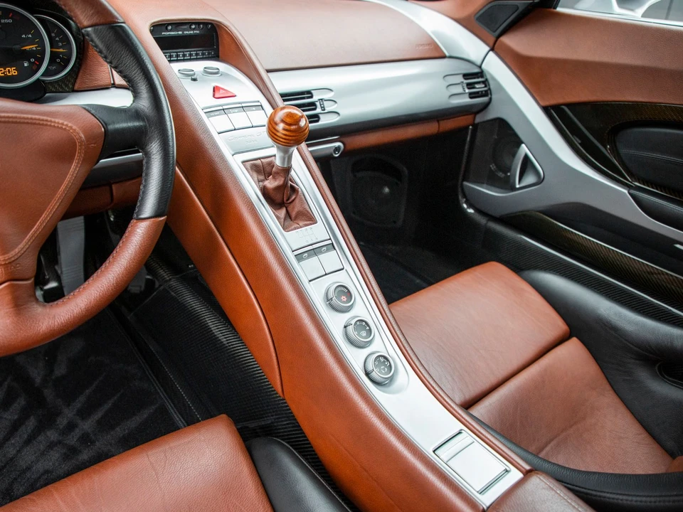 2004 Porsche Carrera GT - Image 23 of 31