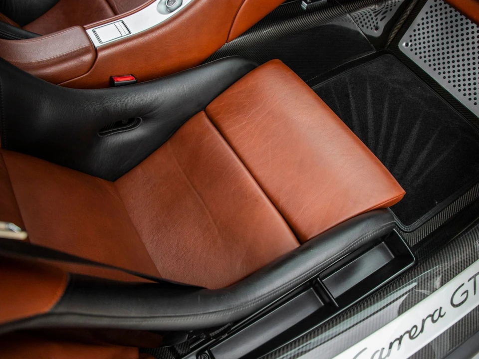 2004 Porsche Carrera GT - Image 30 of 31