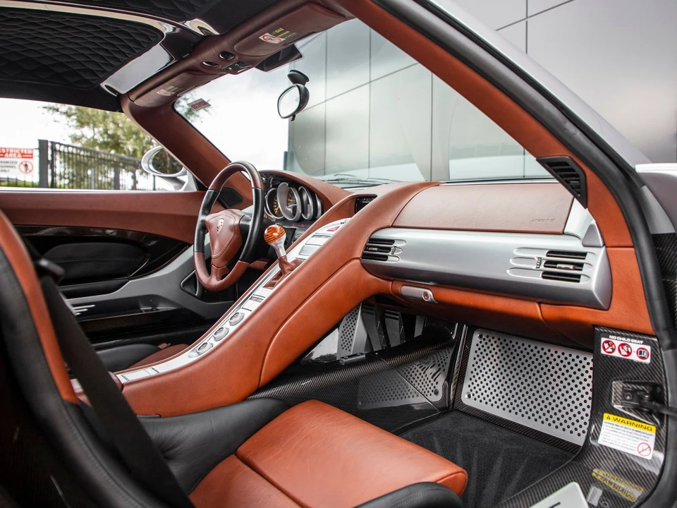 2004 Porsche Carrera GT - Image 29 of 31