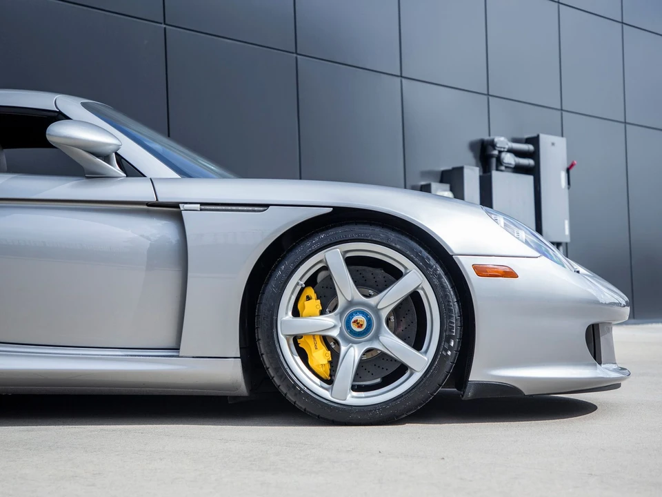 2004 Porsche Carrera GT - Image 7 of 31