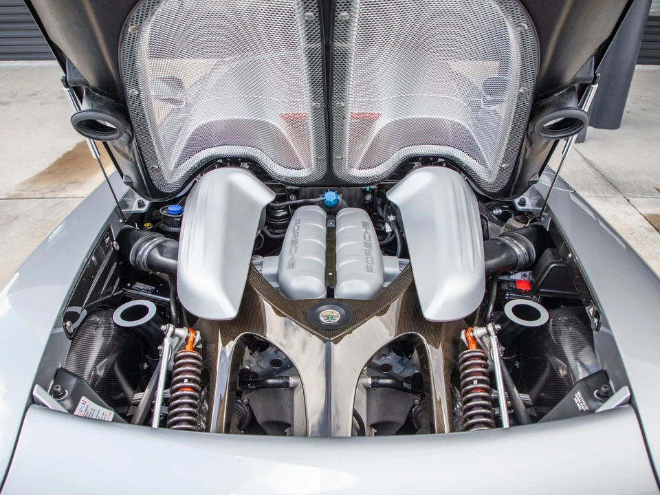 2004 Porsche Carrera GT - Image 13 of 31