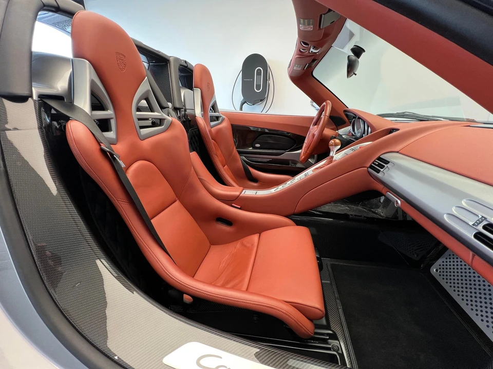 2004 Porsche Carrera GT - Image 15 of 19