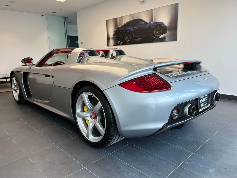 2004 Porsche Carrera GT - Image 5 of 19