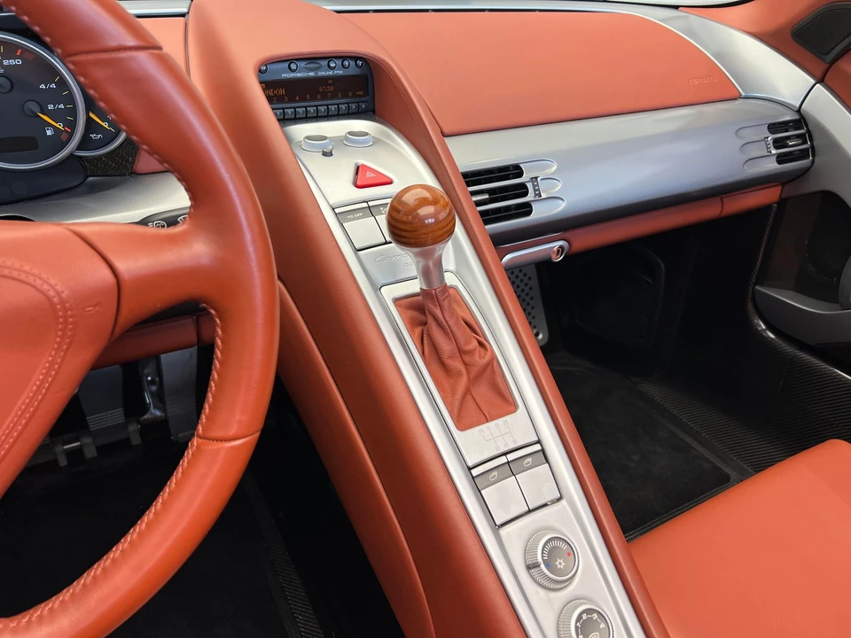 2004 Porsche Carrera GT - Image 11 of 19