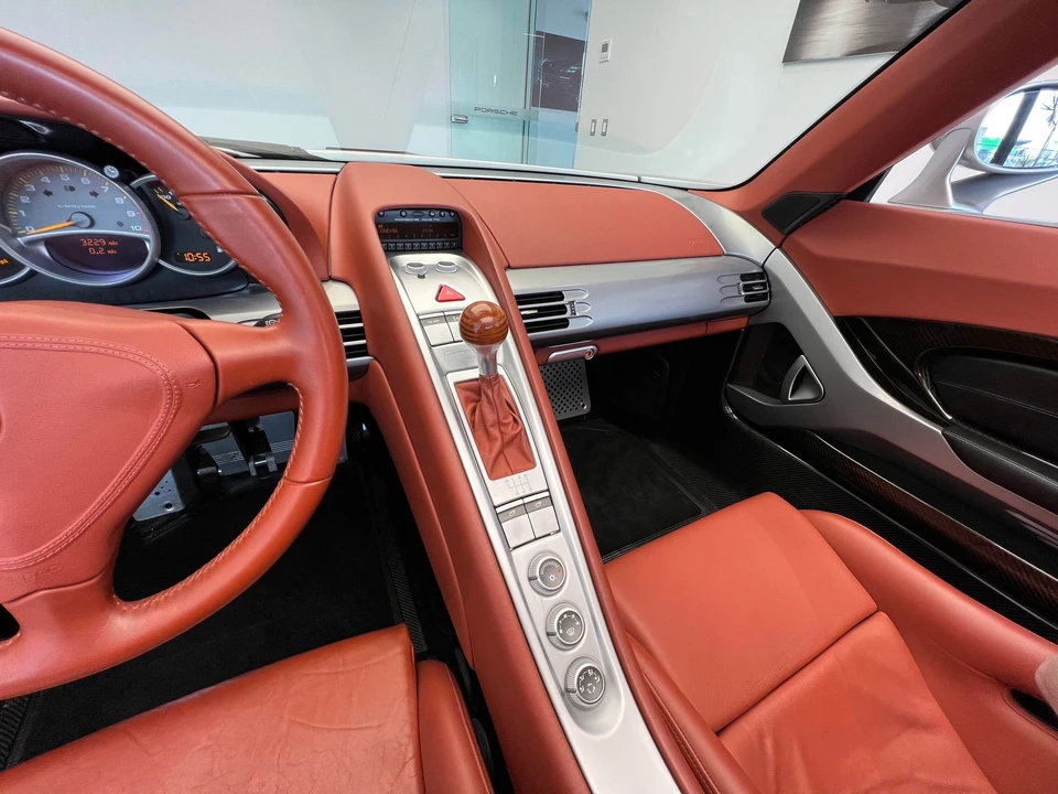 2004 Porsche Carrera GT - Image 10 of 19