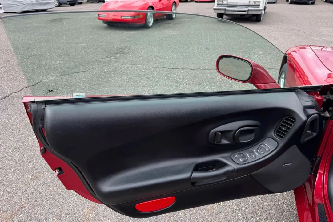 2004 Chevrolet Corvette C5 - Image 14 of 31