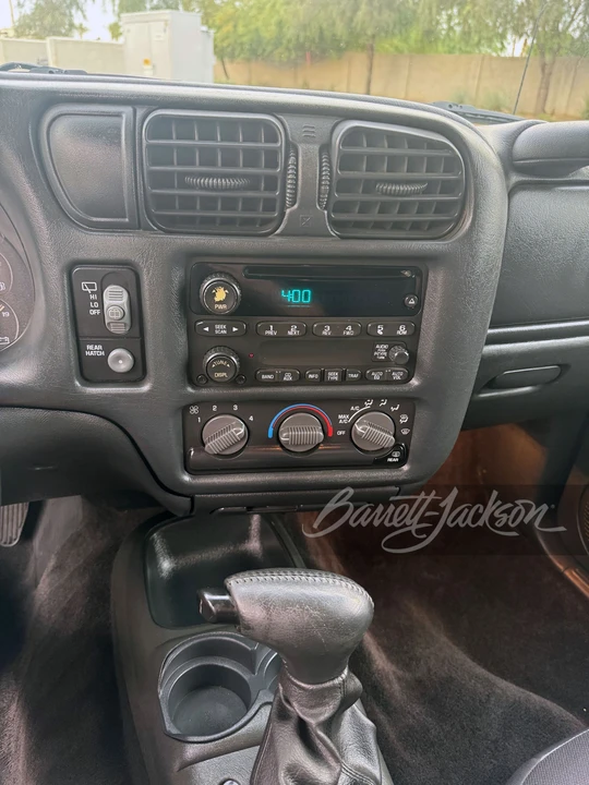 2004 Chevrolet S-10 - Image 9 of 14