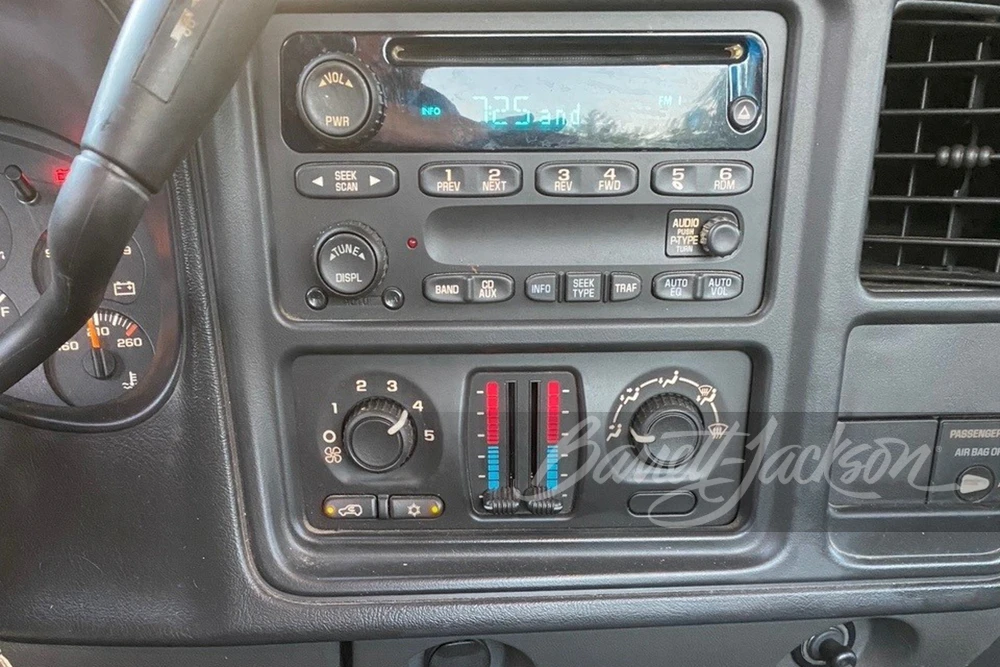 2004 Chevrolet Silverado 1st Gen - Image 10 of 13
