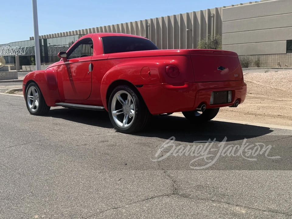 2004 Chevrolet SSR - Image 6 of 10