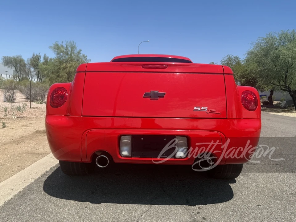 2004 Chevrolet SSR - Image 8 of 10